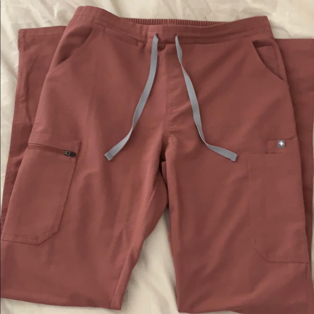 Small figs scrub bottom